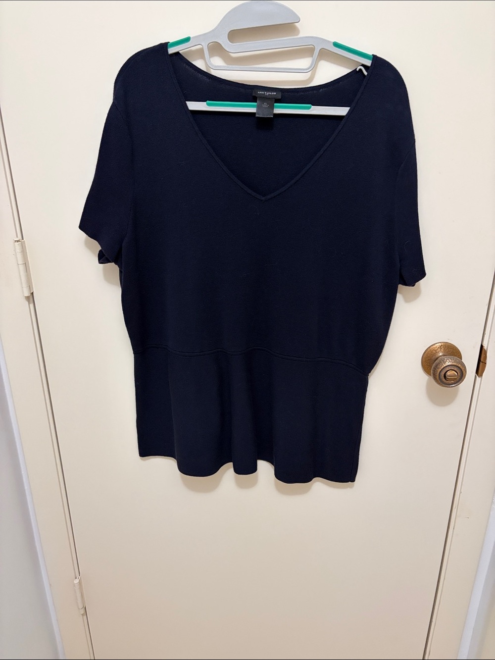 Ann Taylor Navy V-Neck Short Sleeve Knit Top